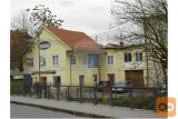 Poslovni Objekt S Prodajalno V Kranju