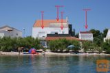 APARTMAJI TIK OB MORJU IN LASTNI PLAŽI !