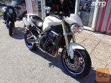 Triumph STREET TRIPLE 675